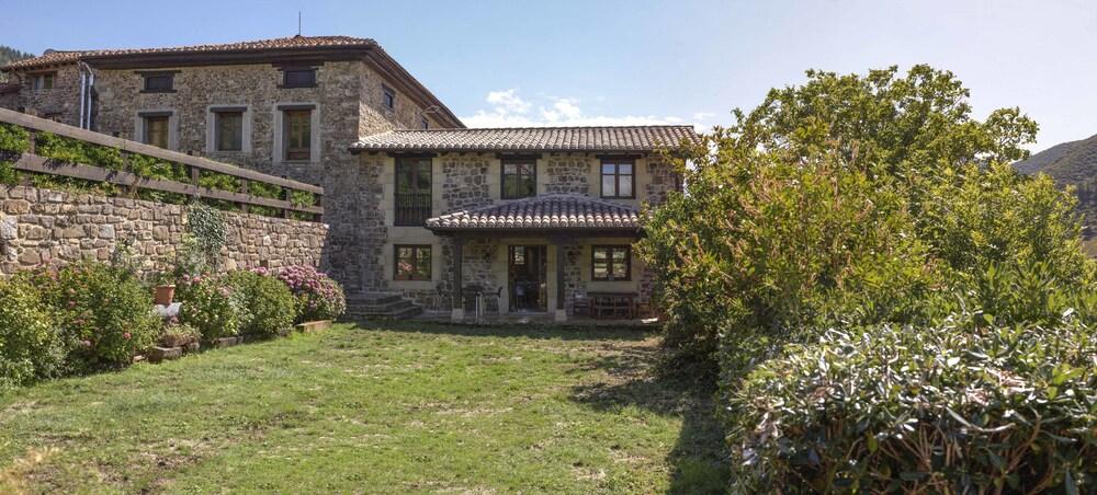 Gasthaus Mirador De Picos Aliezo Exterior foto